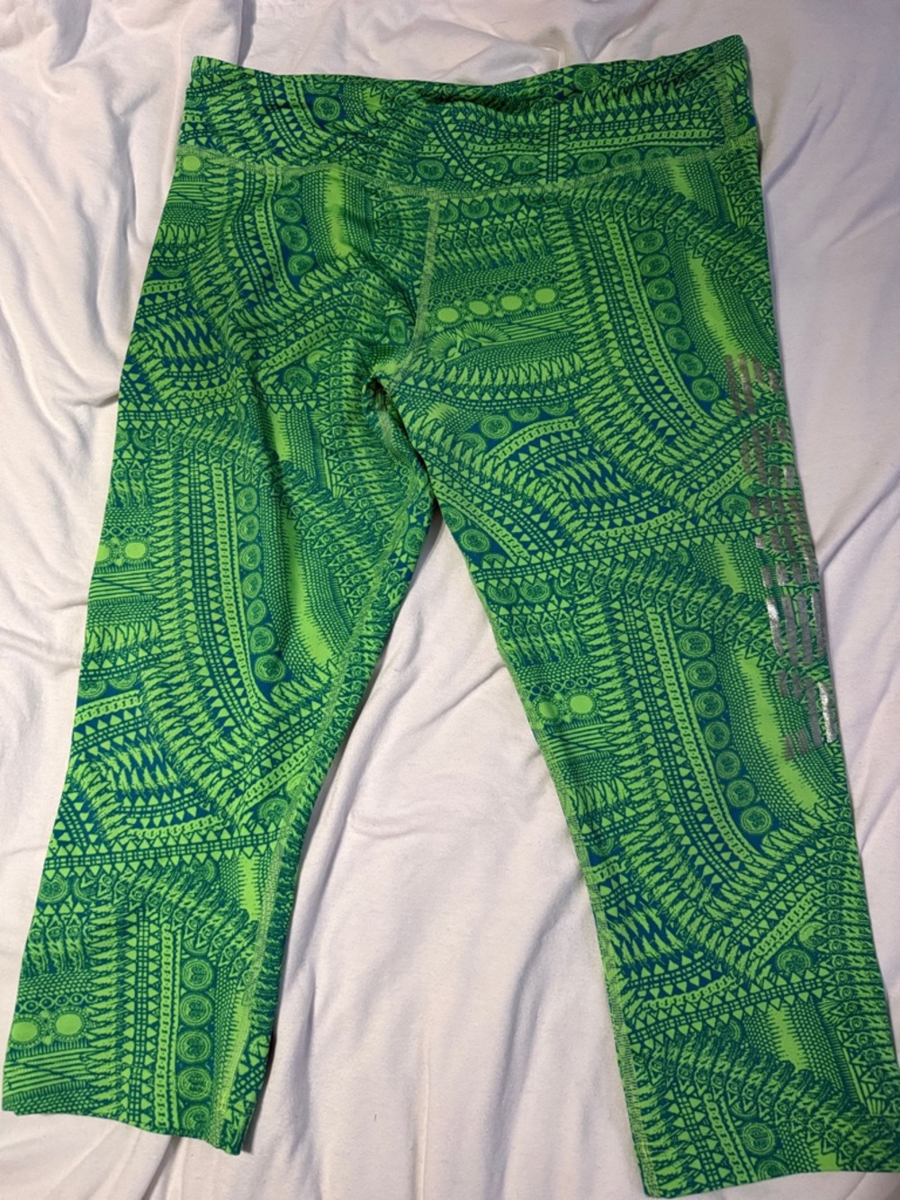 Zumba Fitness Green Patterned Capri Leggings